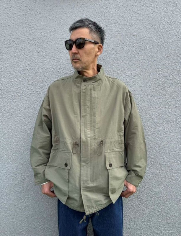 <img class='new_mark_img1' src='https://img.shop-pro.jp/img/new/icons14.gif' style='border:none;display:inline;margin:0px;padding:0px;width:auto;' />ARMY TWILL(ߡĥ)Cotton Nylon Stand Coat/Khaki