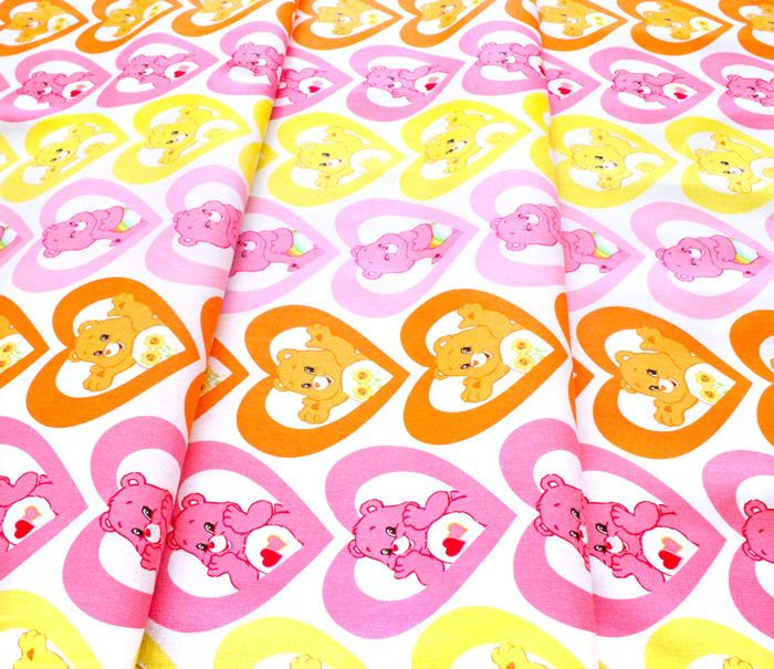 Camelot Fabrics Care Bears 44010105-1 Warm Hearts Pink / USAコットン・ケアベア柄生地