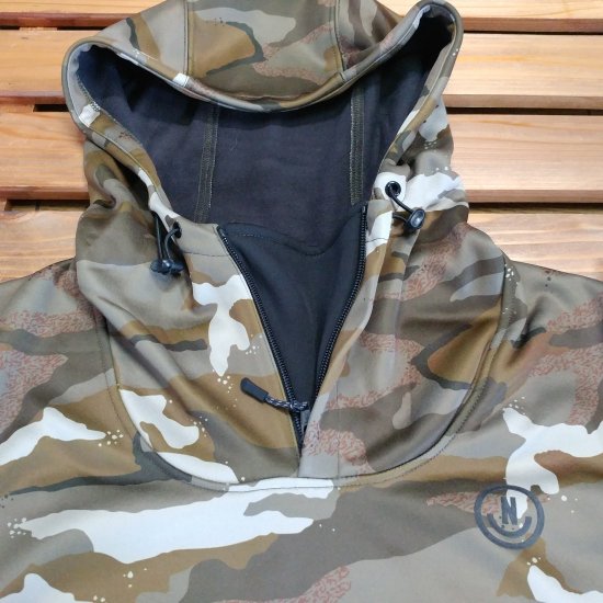 NEFF ネフ 【Hero Shredder】 Nu Camo 新品正規 ソフトシェル プルオーバー -  横乗り系PROSHOP・スポランです。自然を相手に楽しい「あそび」を提案します。