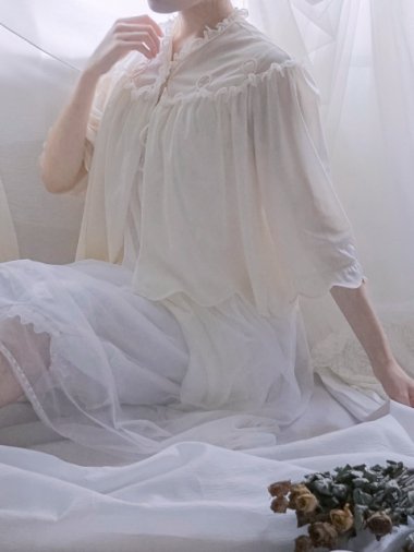 Vintage Nightie なみなみフリルベッドジャケット クリーム