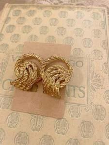  Vintage Earring