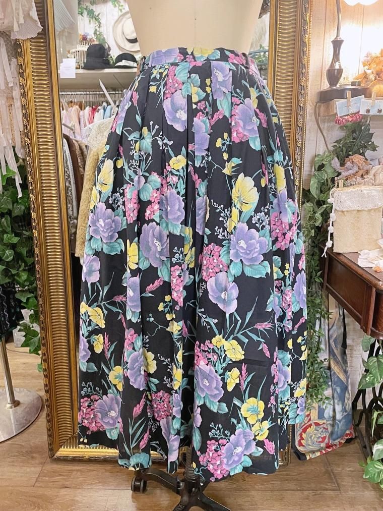 Vintage Skirt - Comyu Vintage Skirt - Comyu