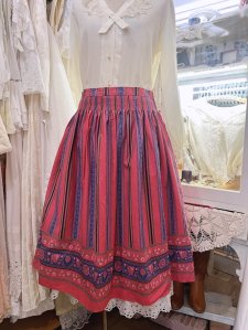 Vintage プリントフレアチロルスカート