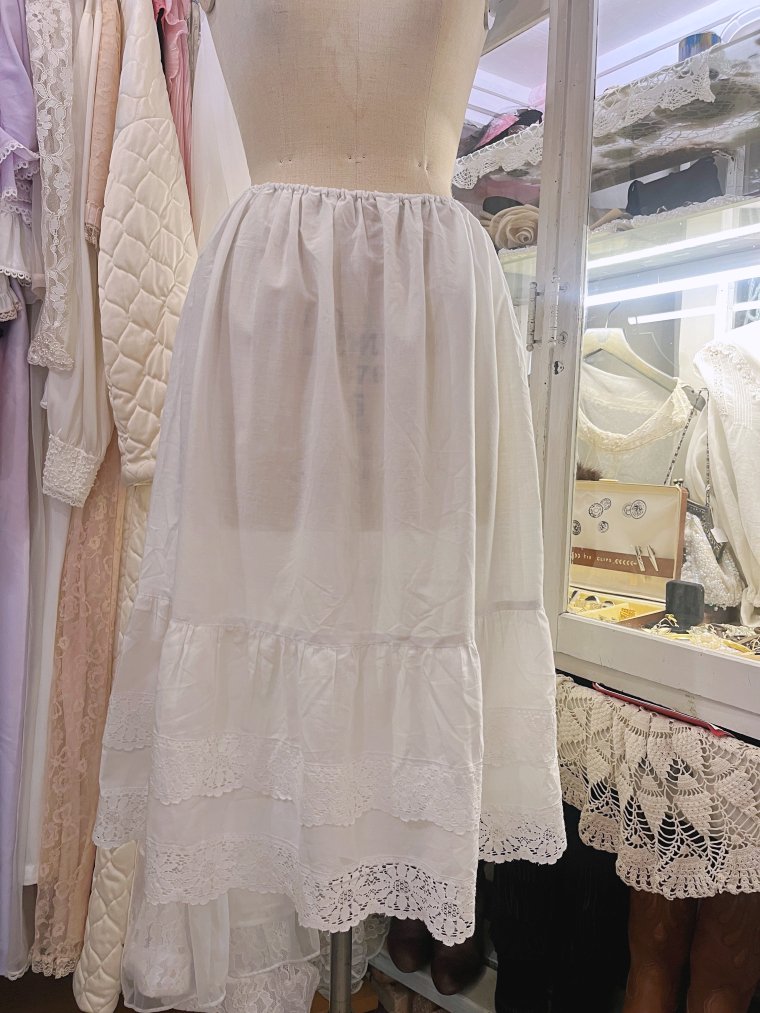 Vintage ガーベラレースホワイトアンダースカート