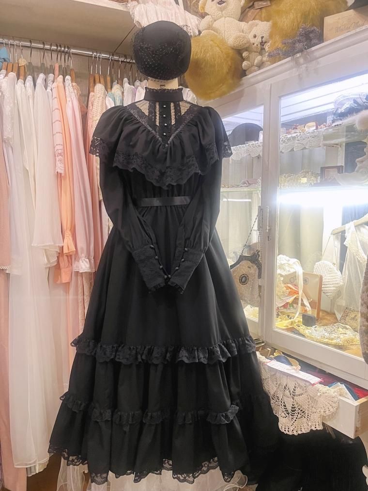 merletage vintage お花とリボンの舞うドレス