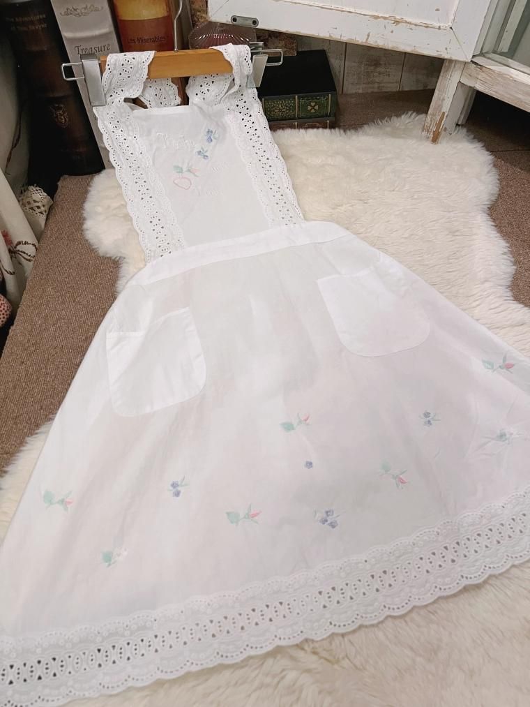 ホワイトコットンエプロン レース付き ホワイトコットンエプロン レース付き ホワイトコットンエプロン