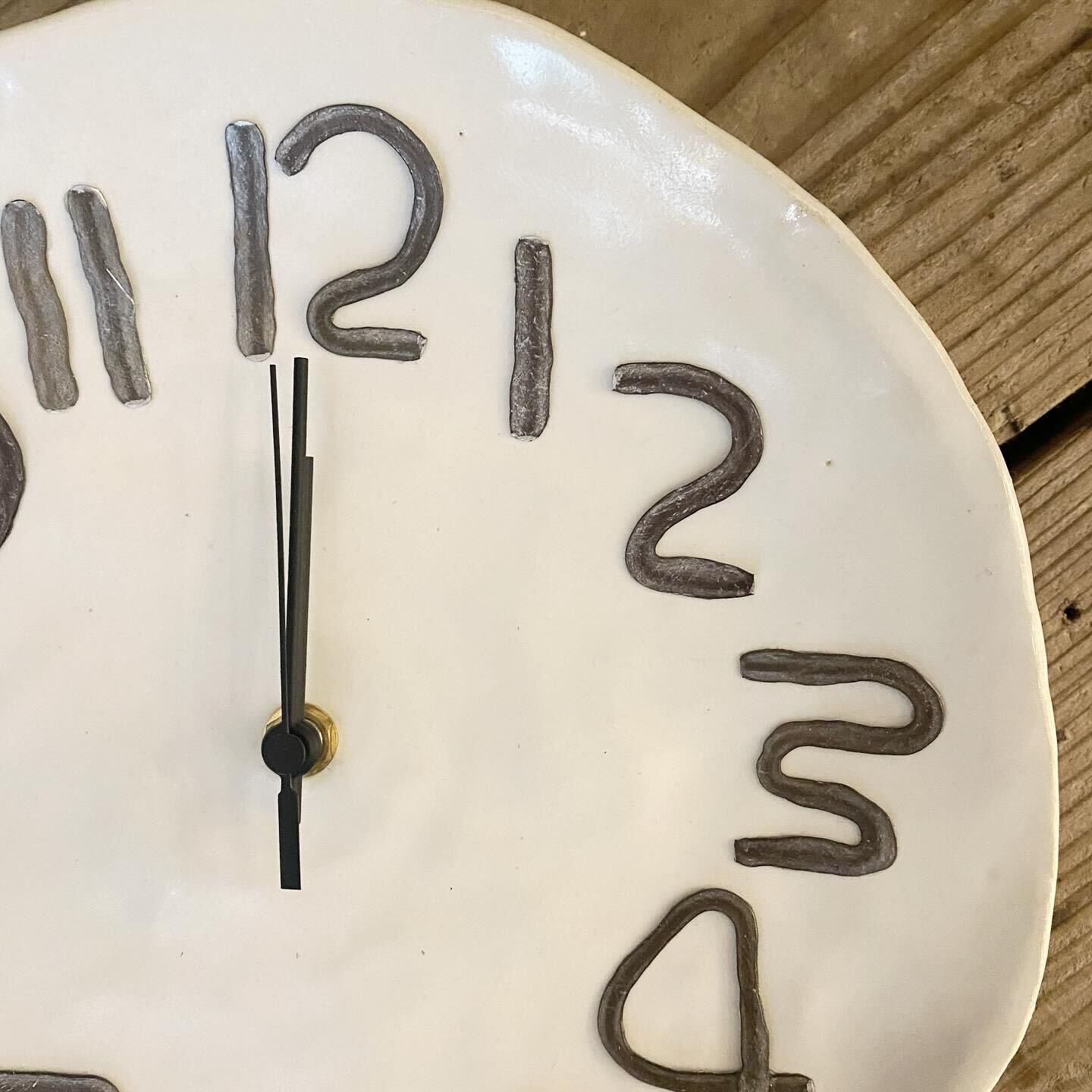 陶器のお皿の時計 | 手作りの一点もの掛け時計 | マジェルカ 陶器のお皿の時計 | 手作りの一点もの掛け時計 | マジェルカ