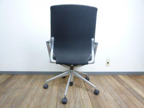 ヴィトラ vitra.　MEDA Chair(メダチェア）　ブラック　総革張り - リユース-オフィス市場：岡山・香川の中古オフィス家具専門店
