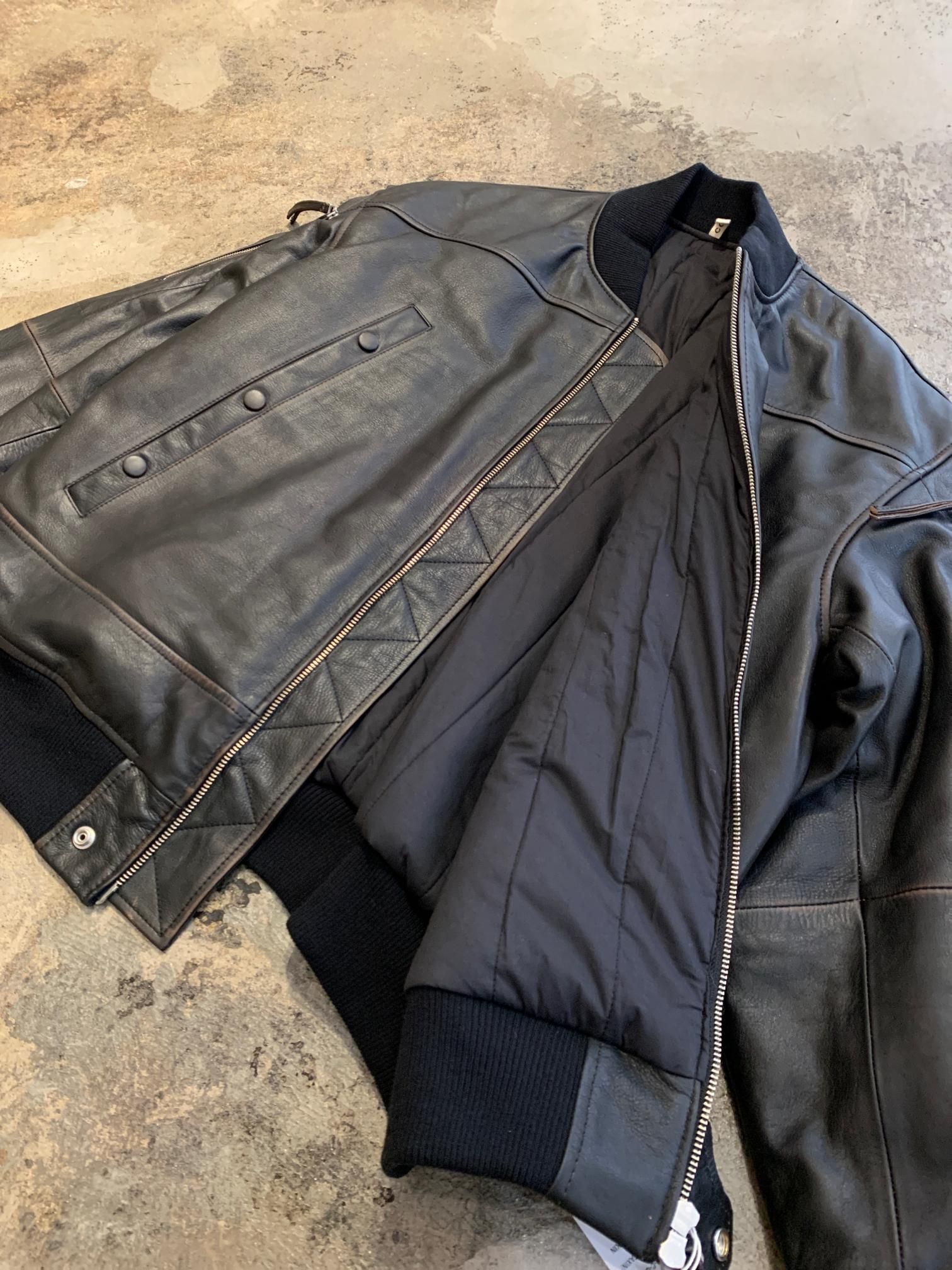 CCU / BOMBER JACKET -COW- / シーシーユー / ACHROMA