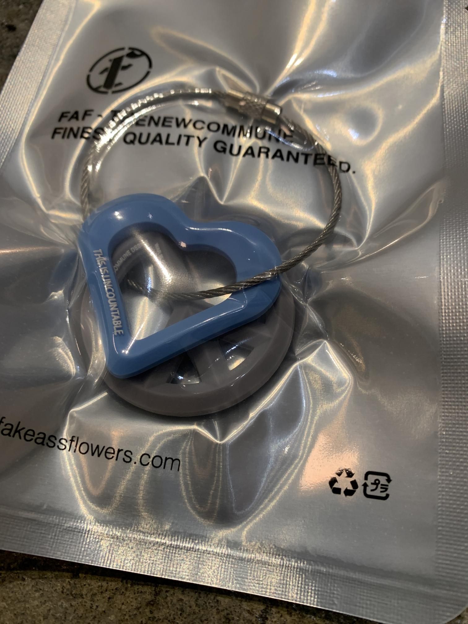 FAF -FAKE AS FLOWERS- / LOVE AND PEACE KEYRING / フェイク