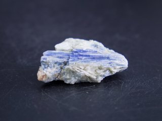 カイヤナイト 原石  38.0g