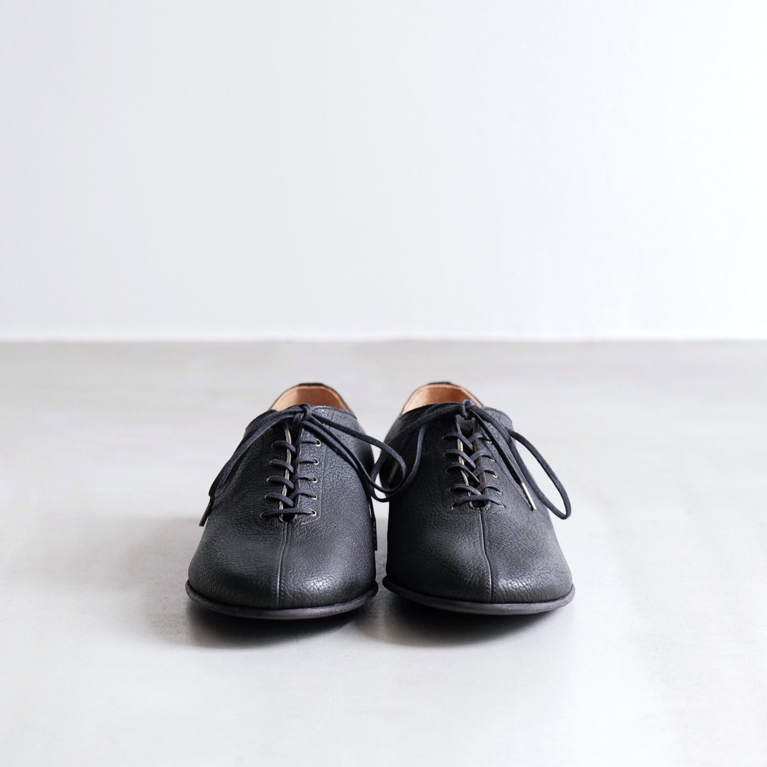 流行に フォルメ プレーントゥシューズ (ブラック) Calf (fm-83) 靴 