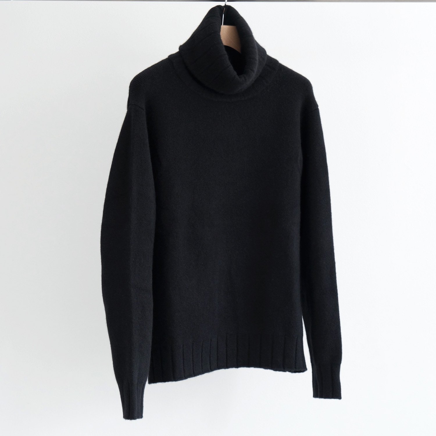 HEAVY OZ CASHMERE OVERSIZE TURTLE NECK [BLACK]