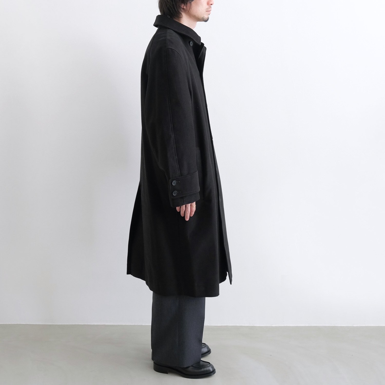 HIGH COUNT MOLESKIN SPLIT RAGLAN OVER COAT [DEEP BLACK] - WUNDER 大阪  セレクトショップ 大阪梅田中崎町 オンラインストア 正規取扱い 通販可能