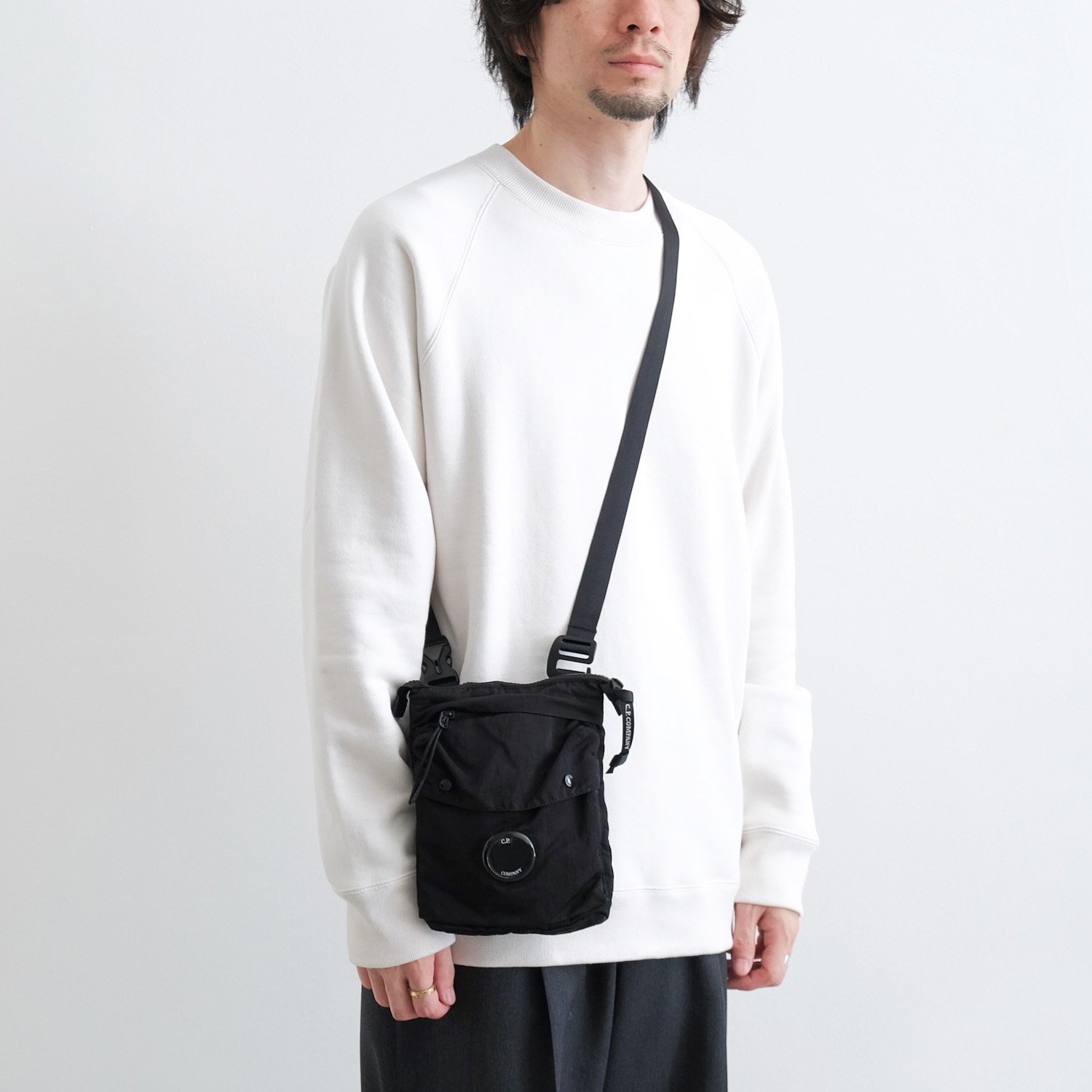 NYLON B CROSSBODY POUCH [BLACK] - WUNDER 大阪 セレクトショップ