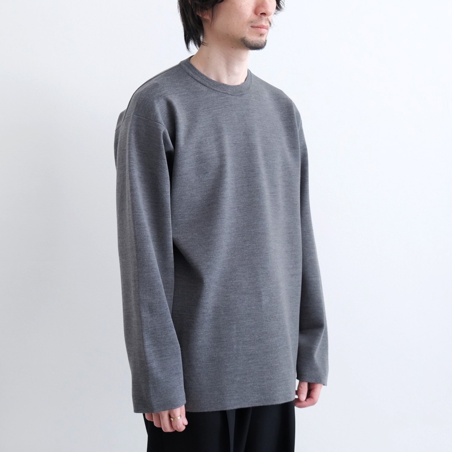 32G SMOOTH WOOL CREW NECK [GRAY] - WUNDER 大阪 セレクトショップ