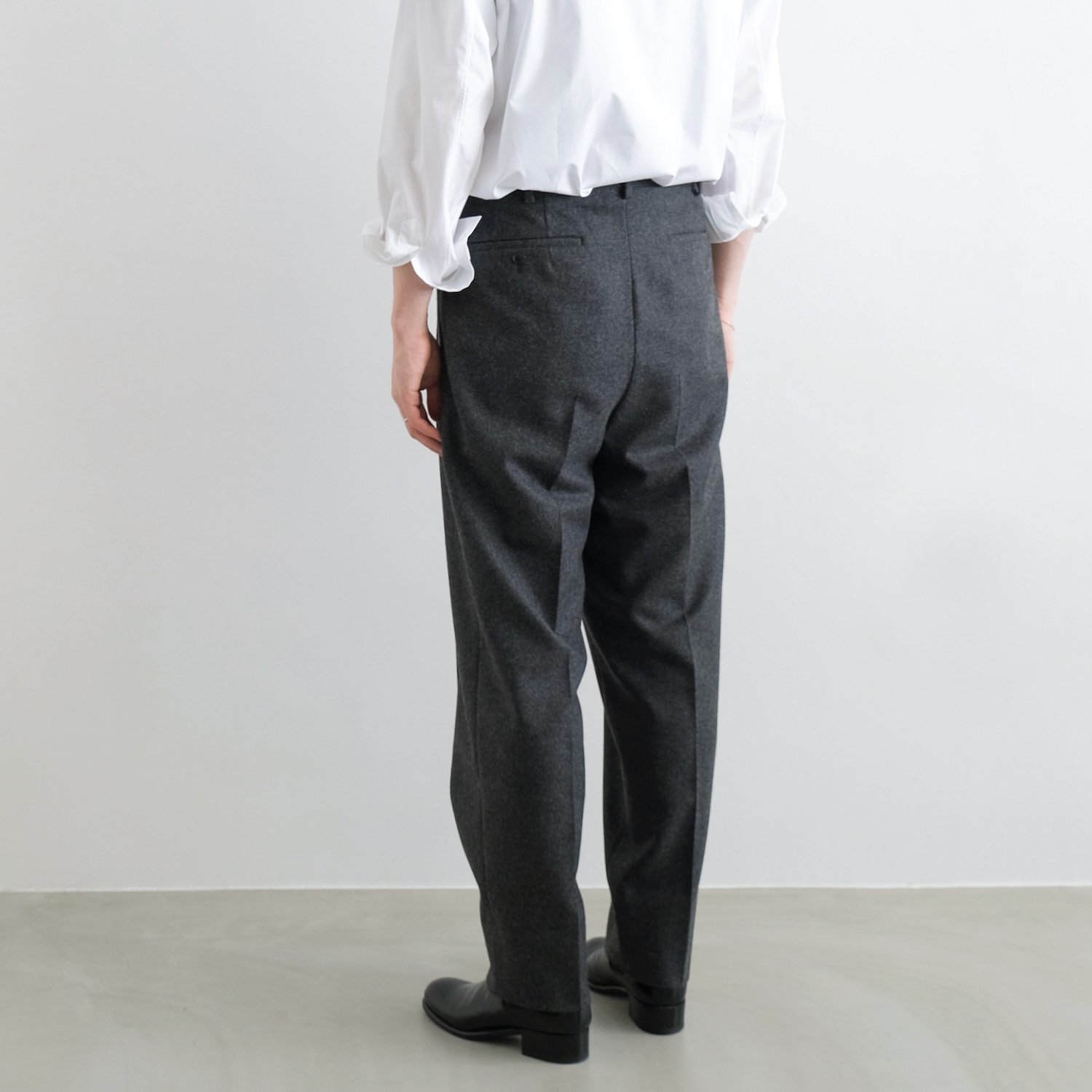 HEUGN GEORGE FLANNEL 2-PLEATS TROUSERS 1-