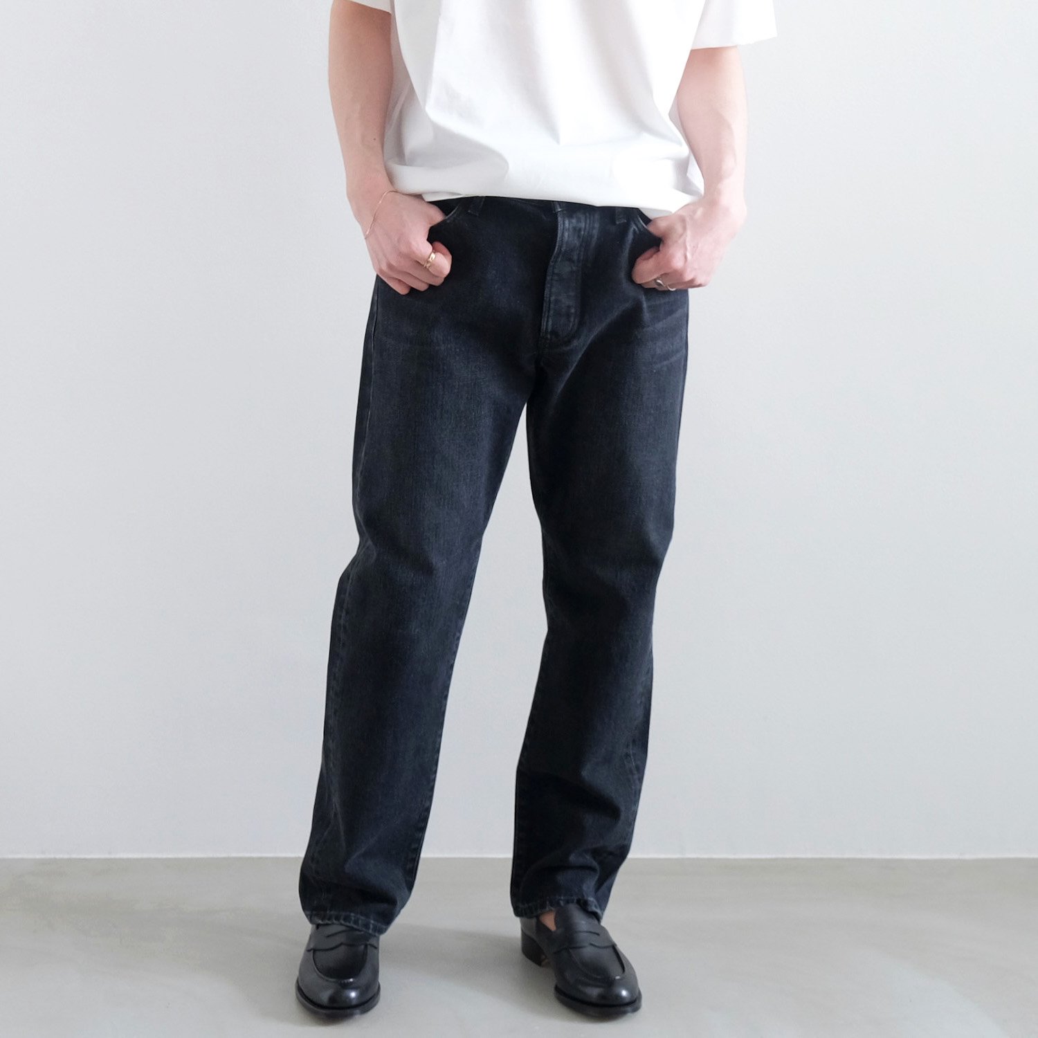 THE STRAIGHT JEAN TROUSERS [BLACK]