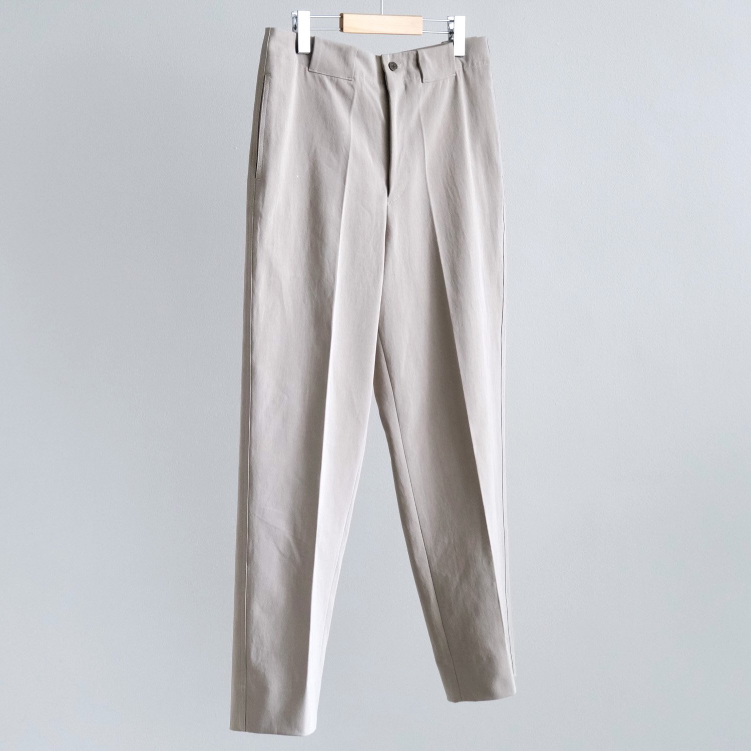 HARD TWIST INCOMPLETE DOUBLE CLOTH SIGNATURE BAGGY TROUSERS [SMOKE GRAY]