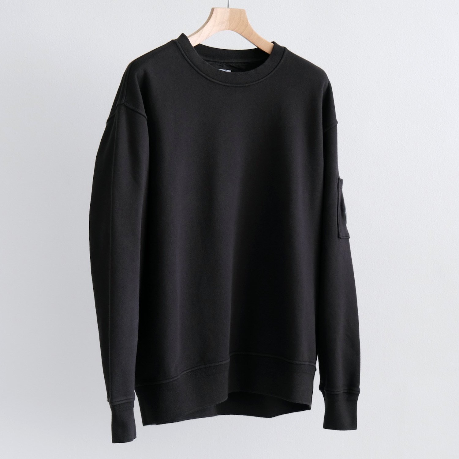 COTTON DIAGONAL FLEECE CREW NECK SWEATSHIRT [BLACK]