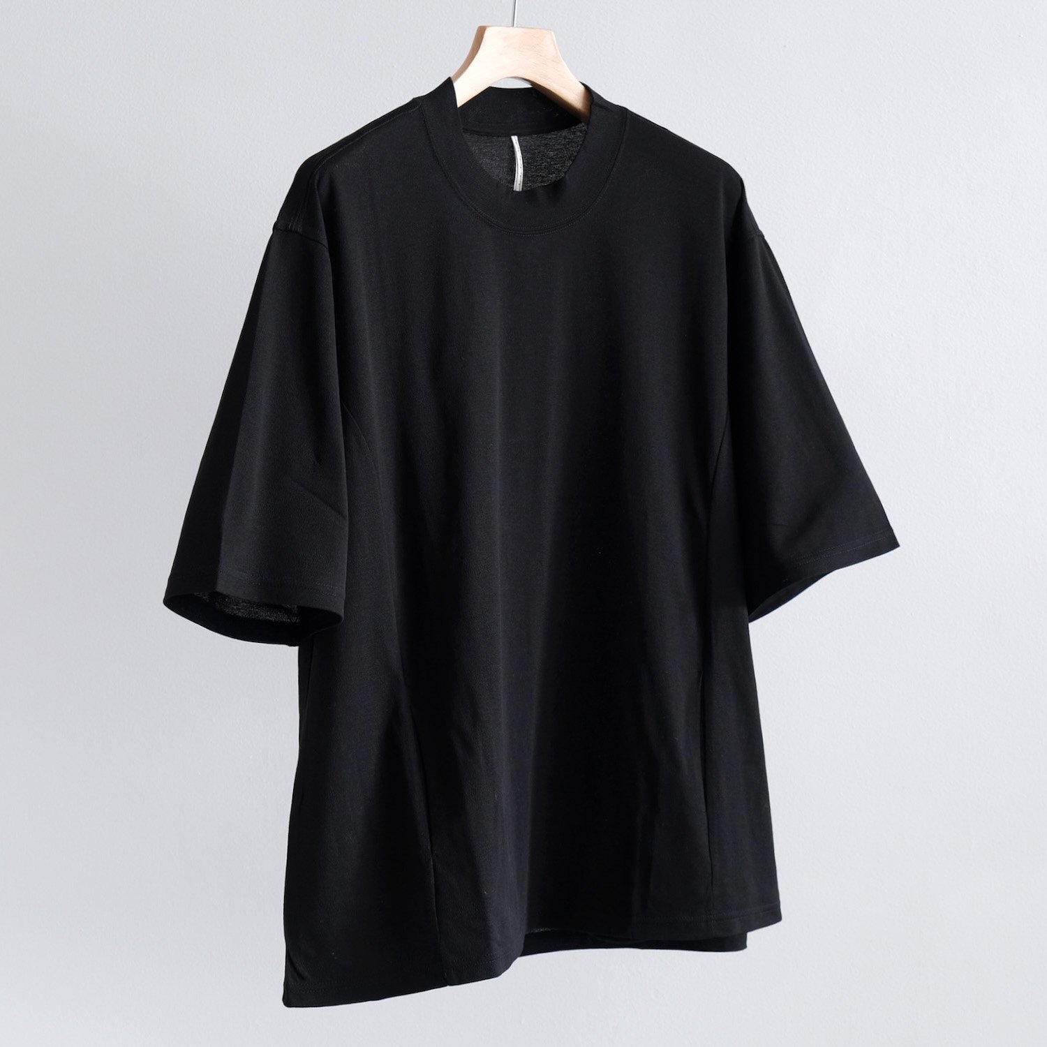 SIDE POCKETED T-SHIRT [BLACK]