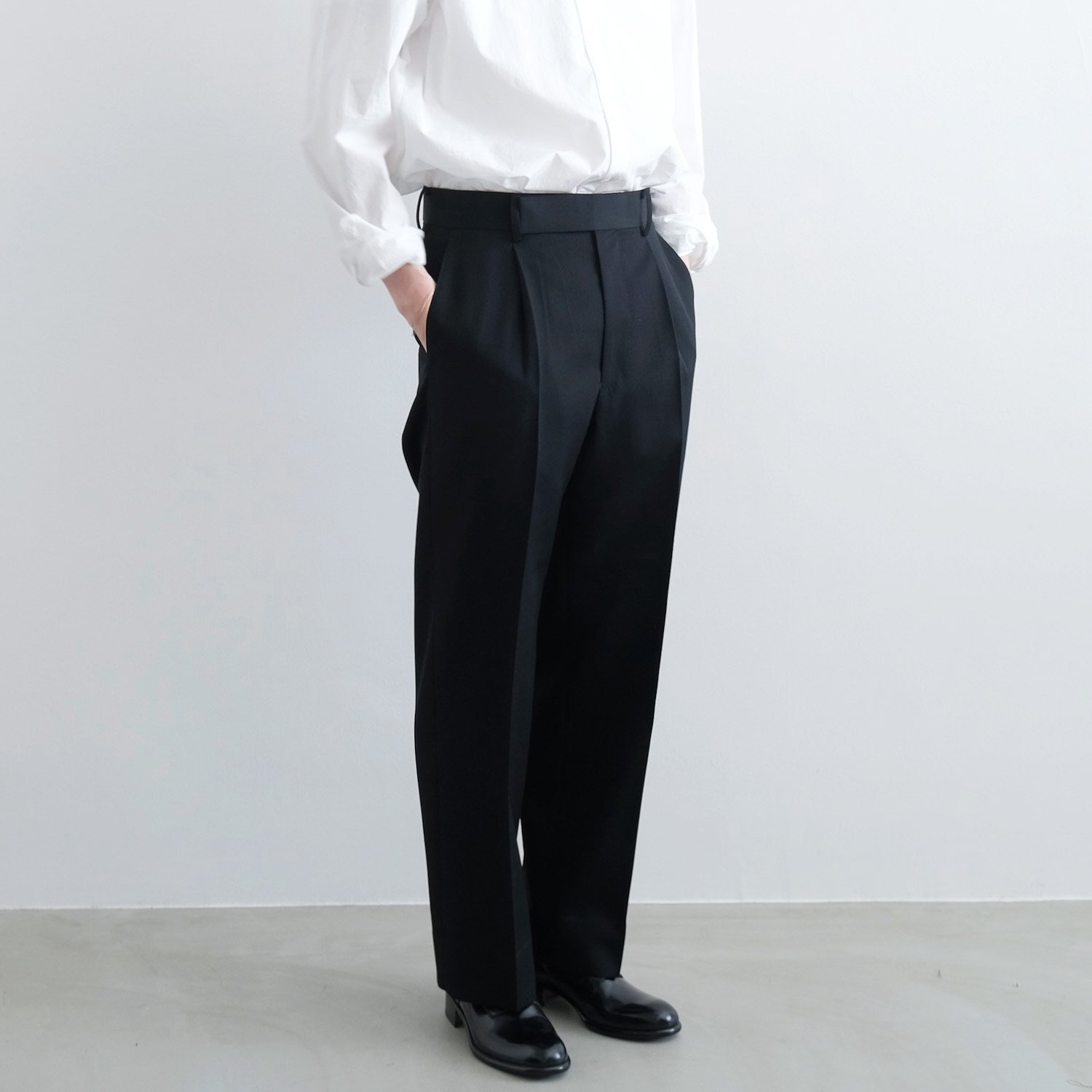 THE SLACKS STRAIGHT [BLACK] - WUNDER 大阪 セレクトショップ 大阪梅田中崎町 オンラインストア 正規取扱い 通販可能