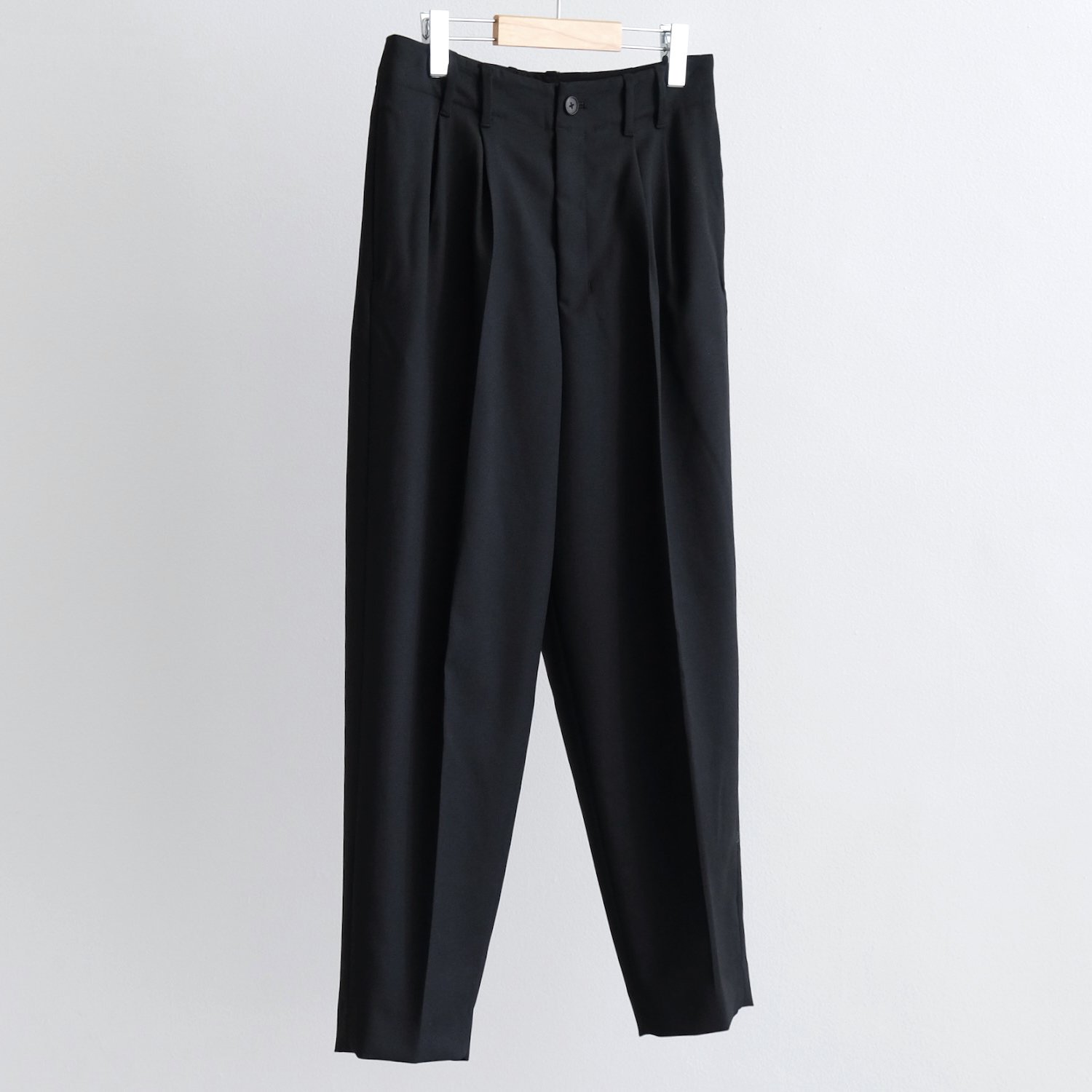 DRAPE DOESKIN CLOTH 2-TUCK WIDE TAPERED TROUSERS [DEEP BLACK]