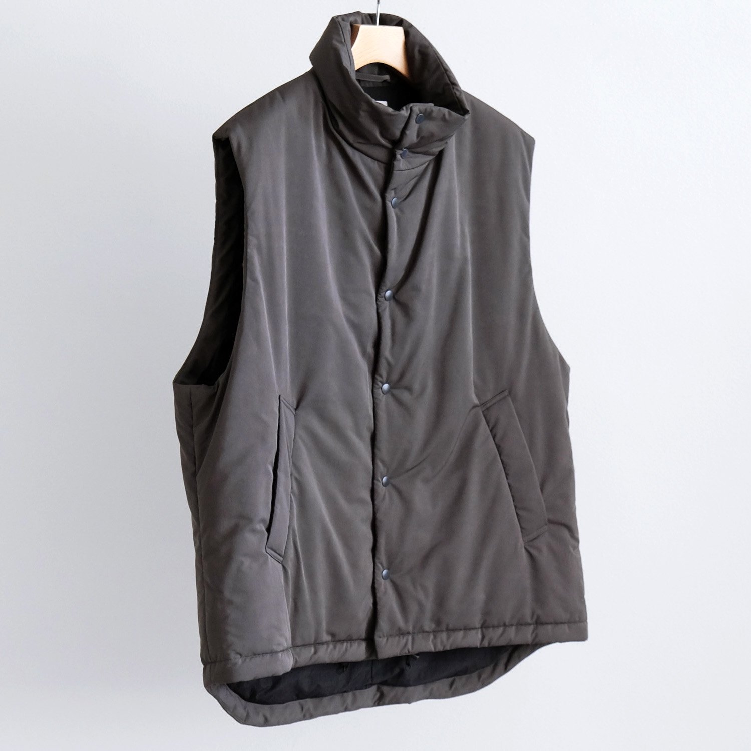 VINTAGE NYLON TWILL PADDED VEST [CHARCOAL GRAY]