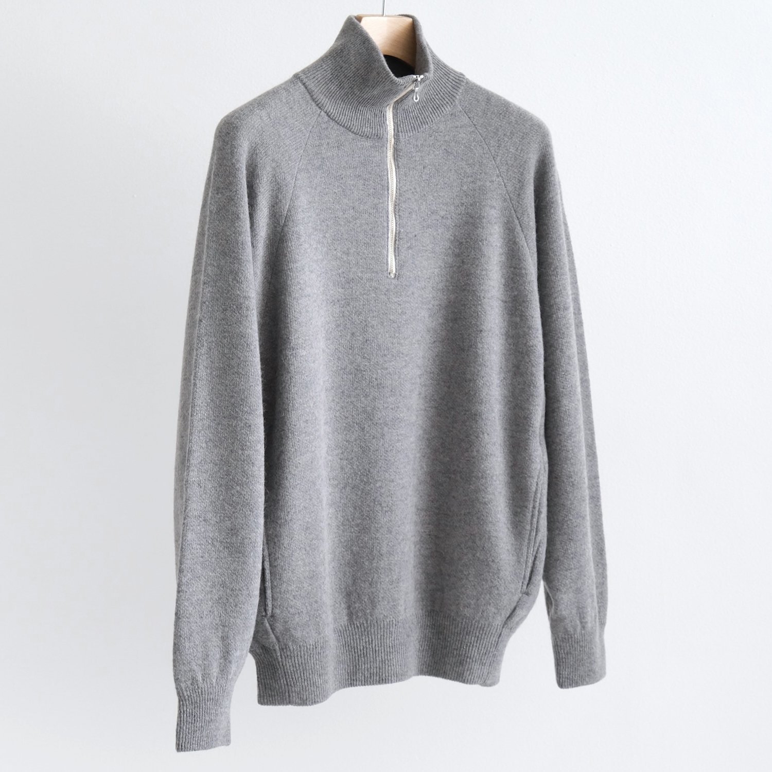 BACKLOOP CAMEL HALF ZIP [GRAY]