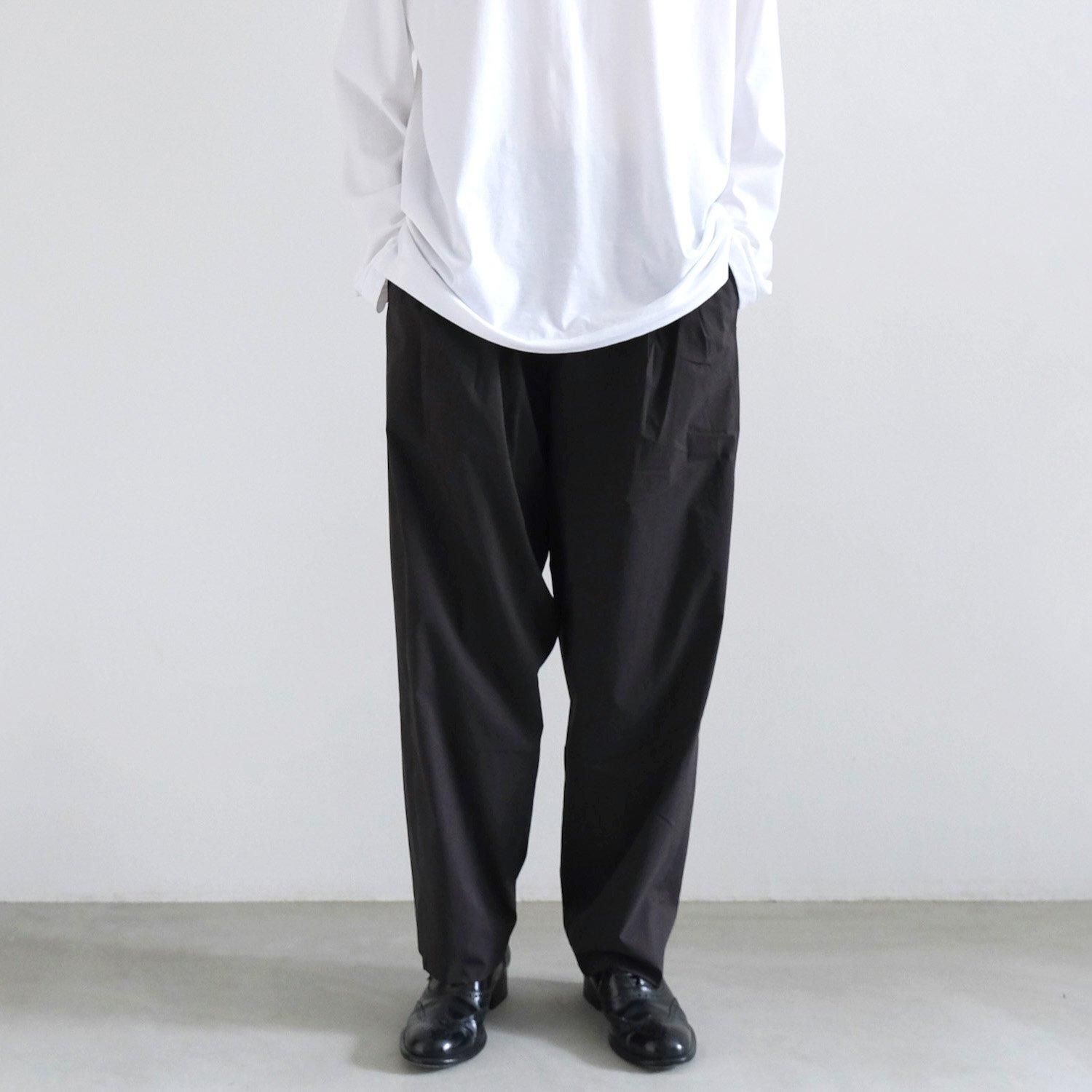 BANDED TWO TUCK PANTS [BLACK]
