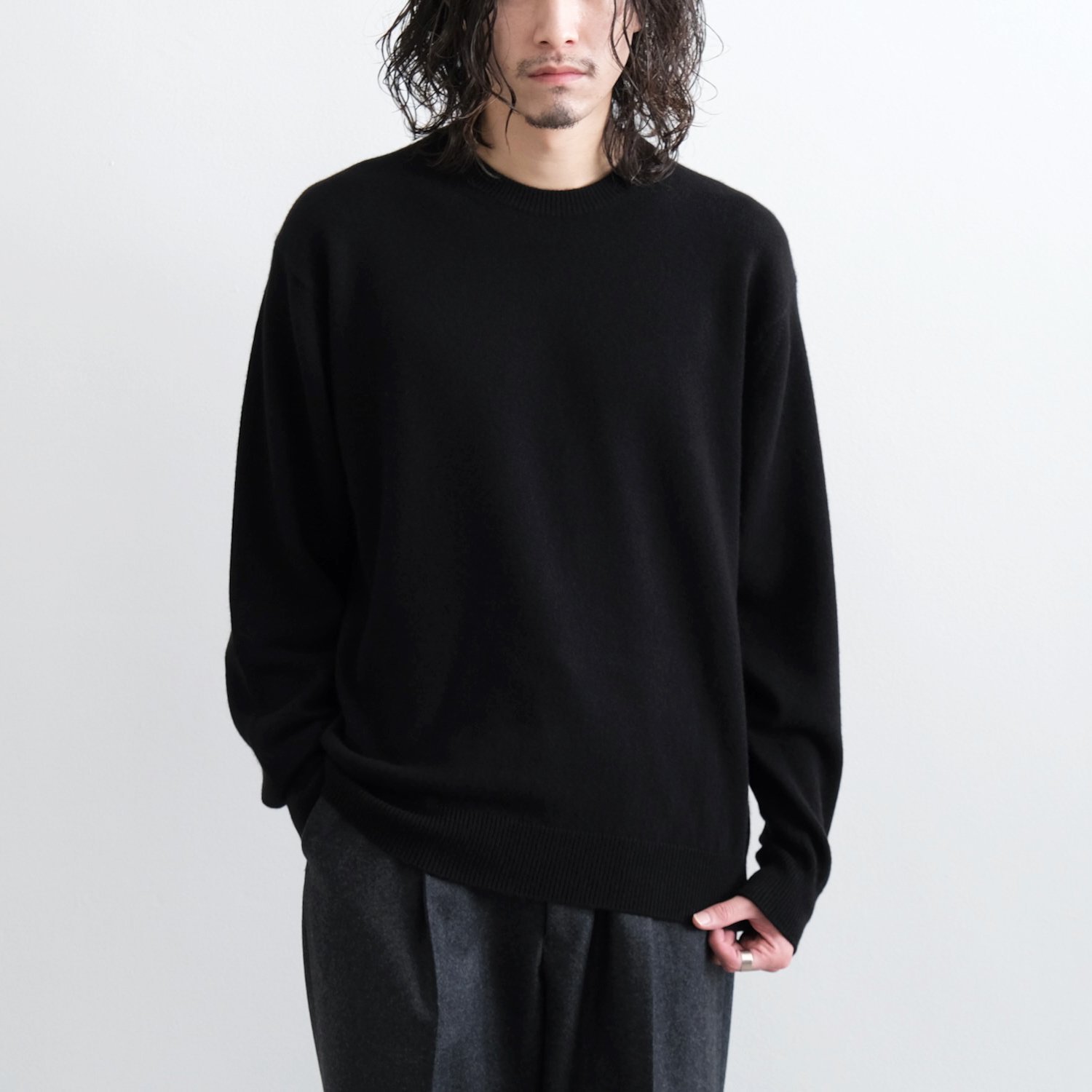 INNOCENT CASHMERE CREW NECK [SOLID BLACK] - WUNDER 大阪 セレクトショップ 大阪梅田中崎町  オンラインストア 正規取扱い 通販可能