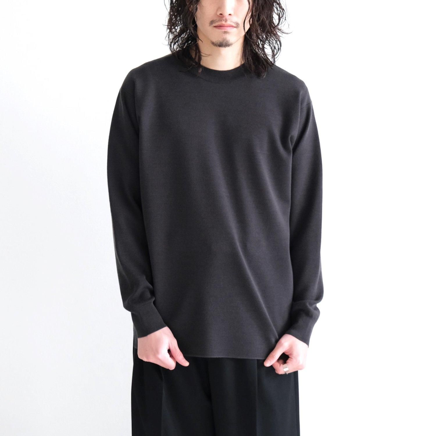 HIGH TWIST WOOL 32G SMOOTH KNIT CREW NECK [CHARCOAL