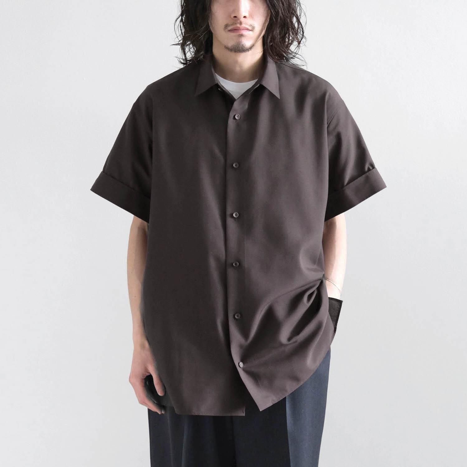 THE PERFECT SHIRT SHORT SLEEVE [BROWN]