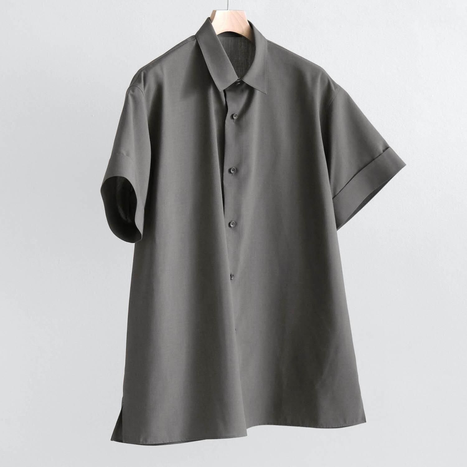 THE PERFECT SHIRT SHORT SLEEVE [GUNMETAL GRAY]