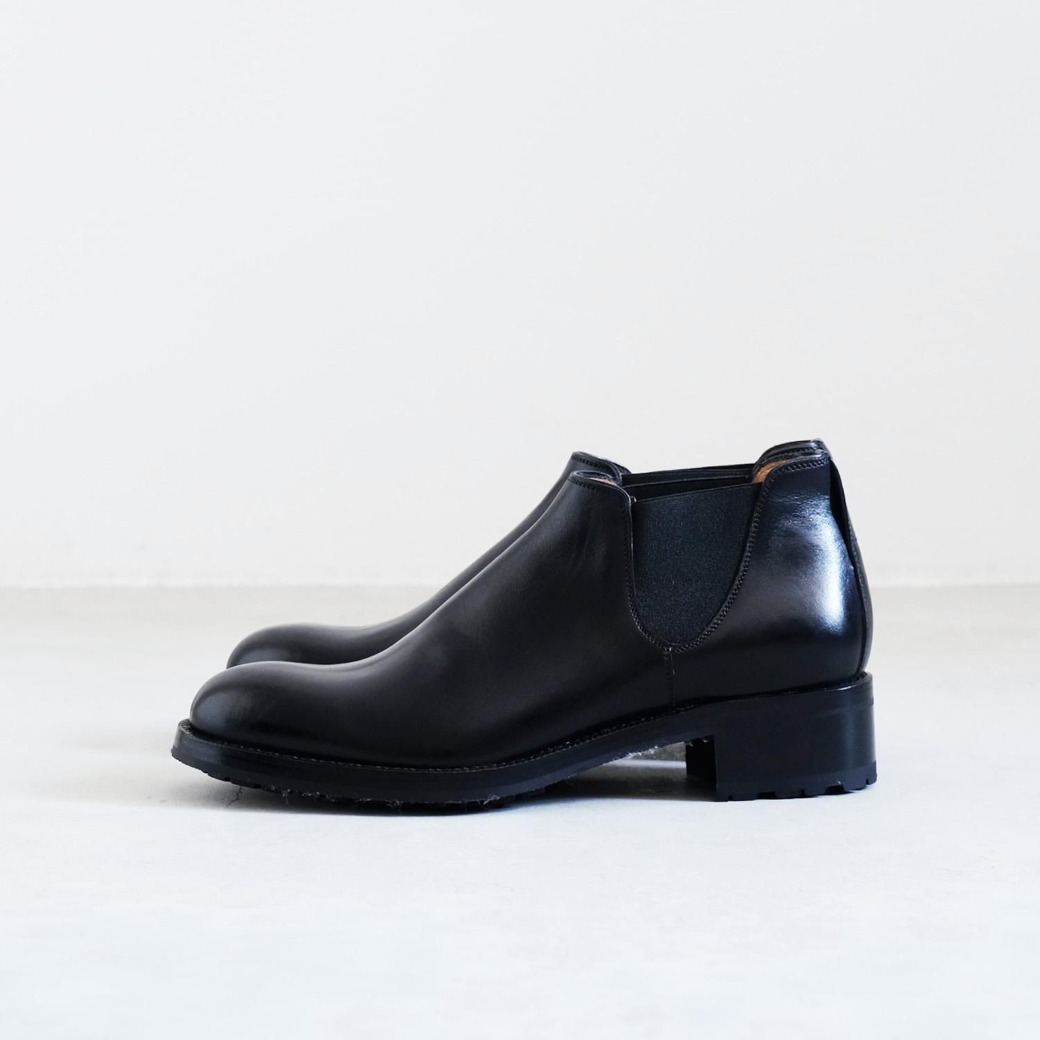 SIDE GORE SHORT BOOTS / VIBRAM TUSCANY SOLE [BLACK/Freuderg Calf]