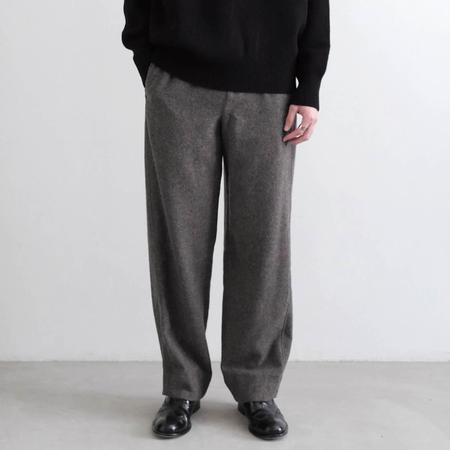 W*d様 attachment cashmere wool easy pants WOOL/CASHMERE FLEECE EASY TWIST TROUSERS [GRAY BROWN