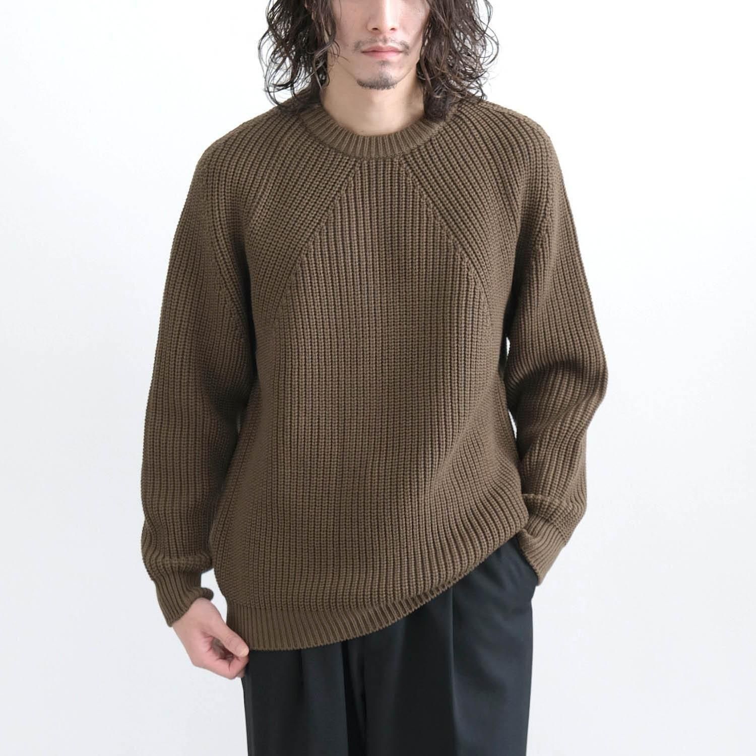 SIGNATURE CREW NECK [OLIVE]