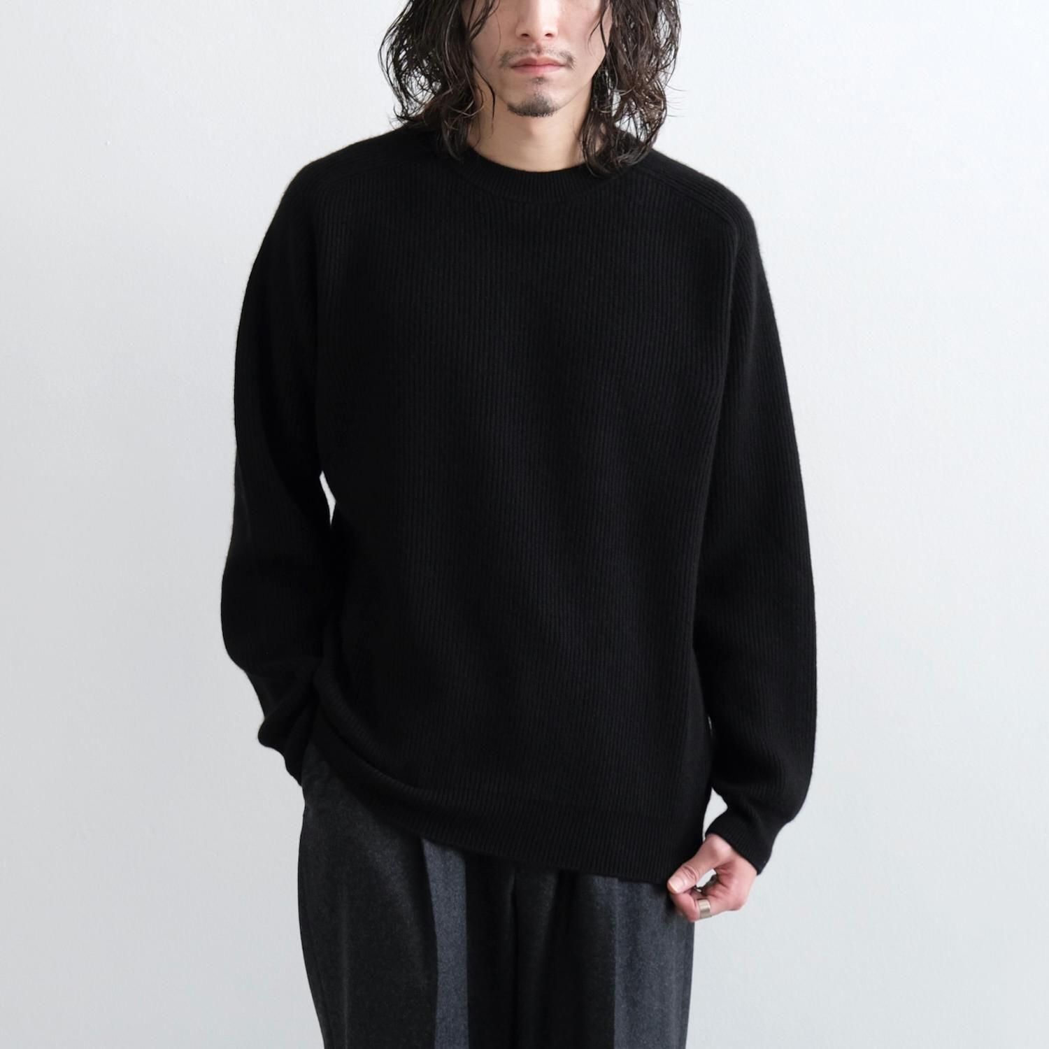 INNOCENT CASHMERE RIB CREW NECK [SOLID BLACK]