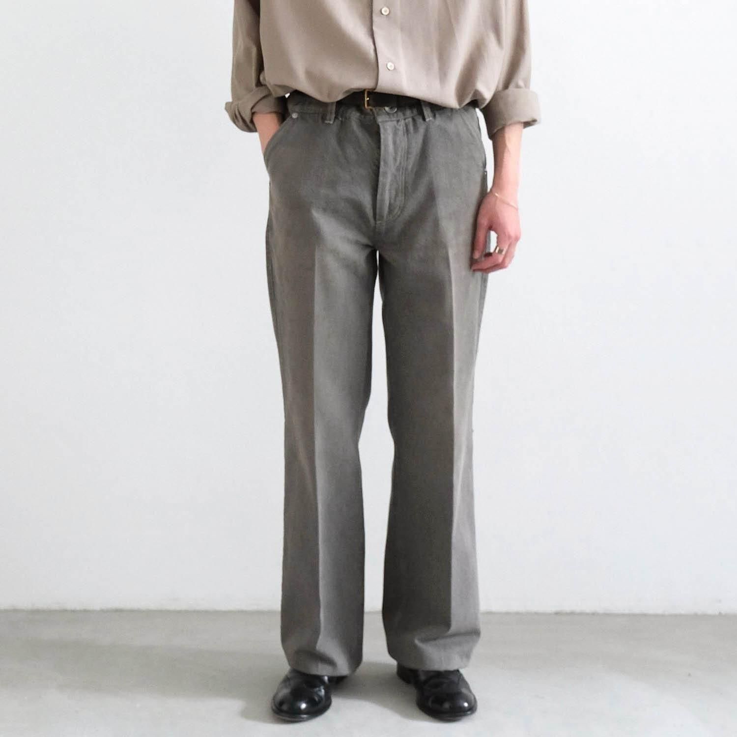 STRAIGHT DENIM PANTS [BLEACH LIGHT GRAY]