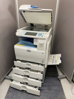 特価【中古コピー機】リコー/A3カラー複合機 MPC2200spf（ｽｷｬﾅ付）4段 - パソコン修理・販売 中古コピー機 販売・保守はおまかせください！！