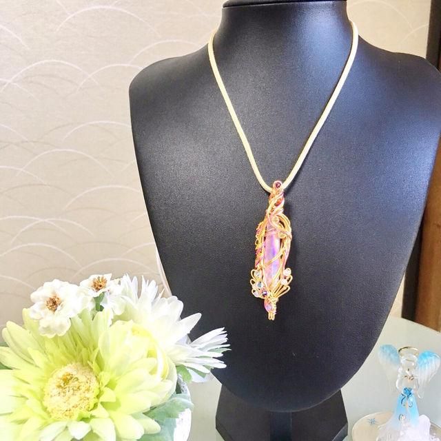 イベント作品【虹色の鍵】Pendant Top - 虹色の花＊天然石と