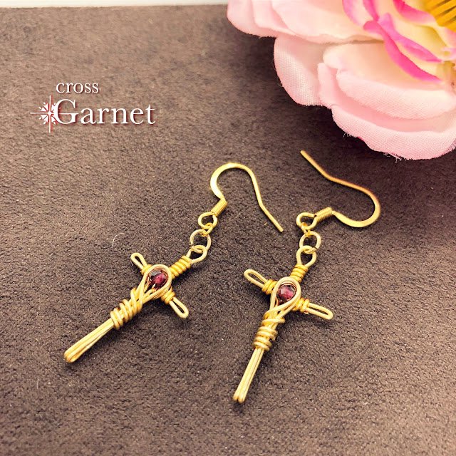 cross- Garnet】ワイヤーピアス（イヤリング飾り） - 虹色の花＊天然石