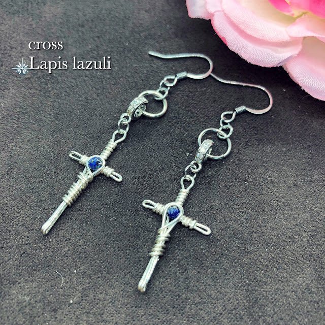 cross-Lapis lazuli-】ワイヤーピアス(イヤリング飾り） - 虹色の花