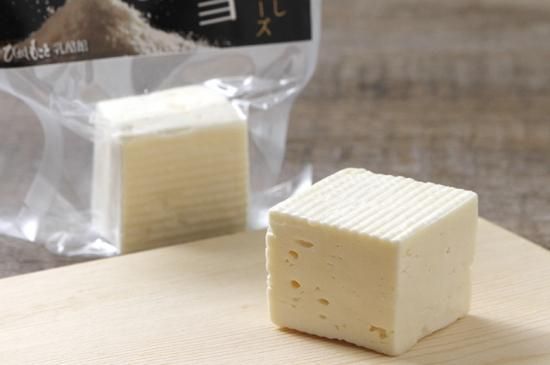ひがしもこと乳酪館 すりおろしチーズ「粉雪(こなゆき)」30g ひがしもこと乳酪館 すりおろしチーズ「粉雪(こなゆき)」30g