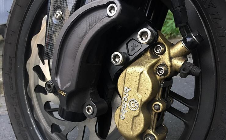 PCX125/150 brembo 4P 40mm フロント CNC キャリパーサポート 260DR