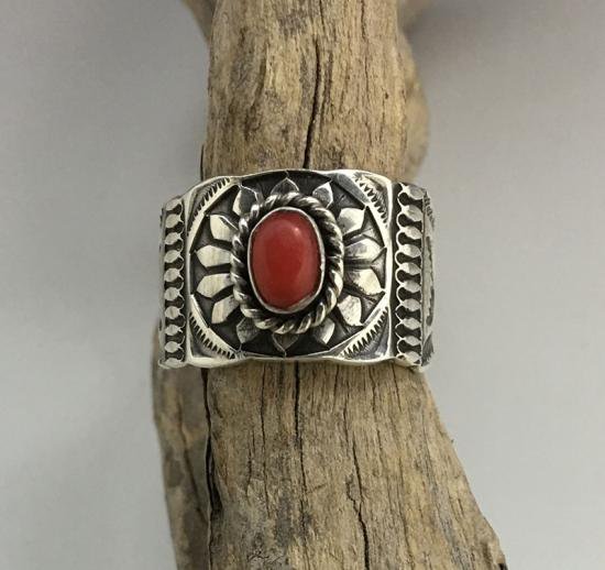 Navajo Gary Reeves Coral Ring - 練馬のインディアンジュエリー・雑貨のお店 Little Pinetree  Trading Post