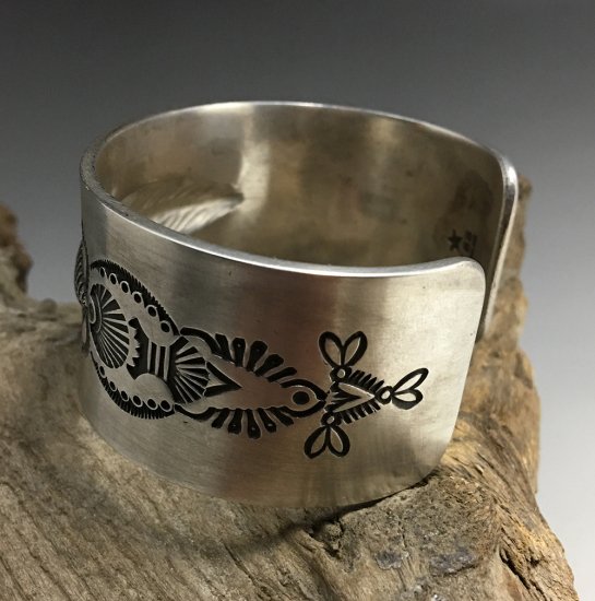 Navajo Edison Sandy Smith Ingot Silver Stamp Work Cuff Bracelet -  練馬のインディアンジュエリー・雑貨のお店 Little Pinetree Trading Post