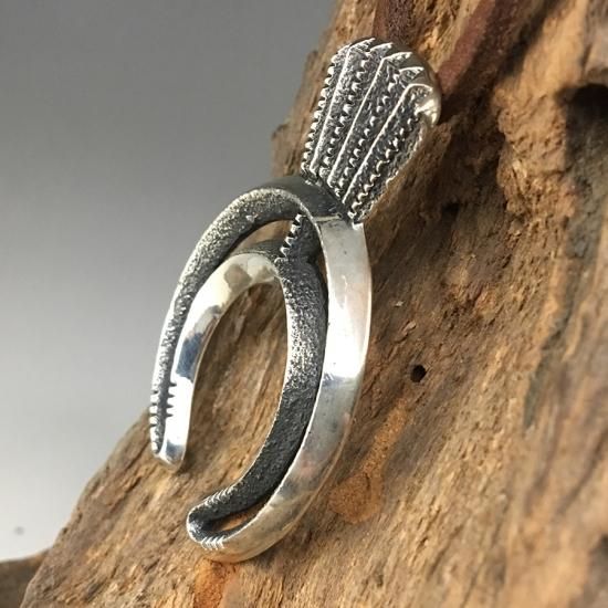 Navajo Harrison Jim Tufacast Naja Pendant - 練馬のインディアン