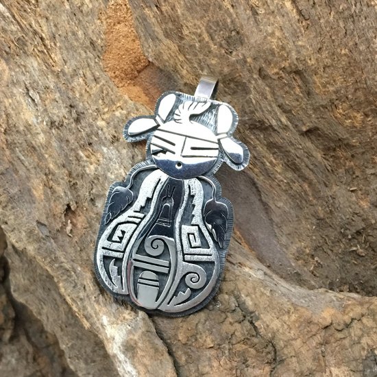 Hopi Berra Tawahongva Overlay Pendant - 練馬のインディアンジュエリー・雑貨のお店 Little  Pinetree Trading Post