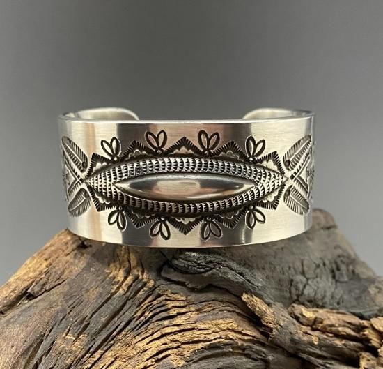 Navajo Edison Sandy Smith Ingot Silver Stamp Work Cuff Bracelet -  練馬のインディアンジュエリー・雑貨のお店 Little Pinetree Trading Post